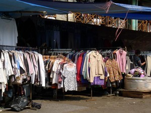 Yuk! Serbu Baju Bekas Berkualitas di Pasar Senen