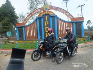 Ziarah ke Makam Bosscha di Bandung