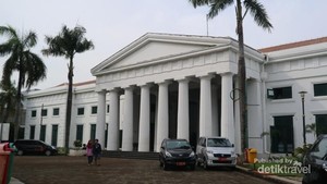 Ziarah Kebudayaan ke Museum Seni Rupa dan Keramik