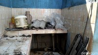 Kerusakan berat mayoritas terjadi di bagian atap rumah hingga ke ruangan dapur milik warga.