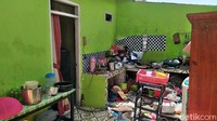Begini penampakan salah satu rumah warga yang terdampak hantaman puting beliung di kawasan Pandeglang, Banten, Kamis (4/2/2021).