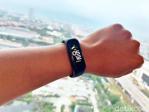 Galaxy Fit2: Teman Andalan Berolahraga yang Tangguh!
