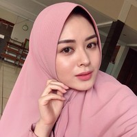 Salah satu keunggulan hijab bergo adalah praktis dan tidak perlu menggunakan jarum pentul. Hijab bergo langsung tegak ketika digunakan dan juga tidak mudah kusut. Foto: Dok. Instagram @xolovelyayana.