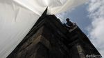 Gegara Merapi Erupsi, Candi Ngawen Ditutup Plastik