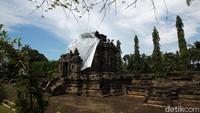 Untuk mengunjungi candi Buddha ini, pengunjung cukup mengisi buku tamu saja. Ukuran candi yang tidak terlalu besar, jadi tak perlu waktu lama untuk ditelusuri.