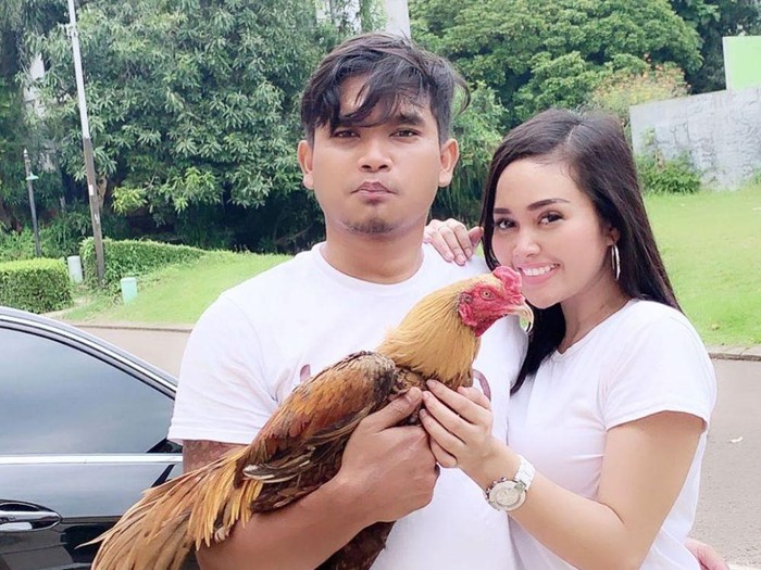 Ini Kenangan Manis YouTuber Maell Lee Saat Makan Bareng Istri