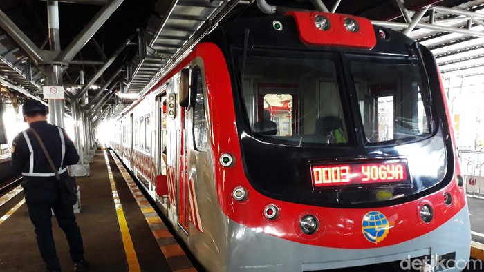 Kereta rel listrik (KRL) Yogya-Solo akan beroperasi tanggal 10 Februari. Yuk lihat jeroan kereta tersebut.
