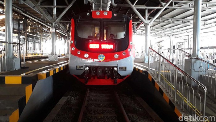 Kereta rel listrik (KRL) Yogya-Solo akan beroperasi tanggal 10 Februari. Yuk lihat 'jeroan' kereta tersebut.