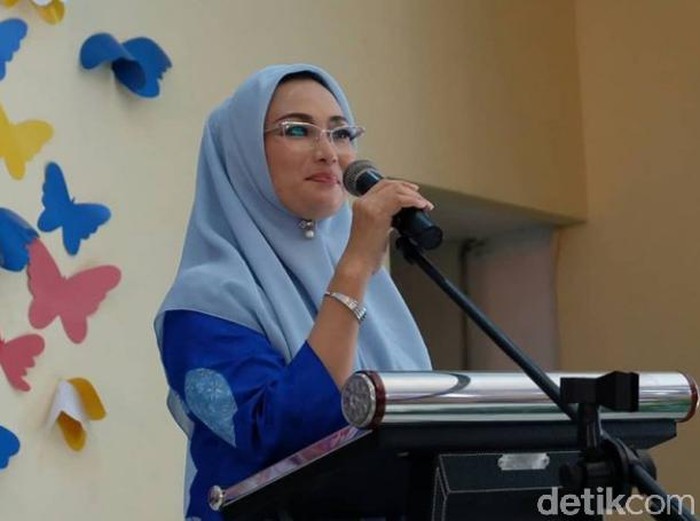 Ketua DPC Partai Demokrat Kota Surabaya Lucy Kurniasari