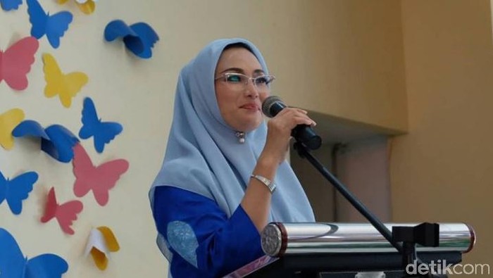 Ketua DPC Partai Demokrat Kota Surabaya, Lucy Kurniasari