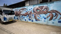 Mural tersebut merupakan bagian dari penataan kampung Pemprov DKI yang merupakan rangkaian dari Community Action Plan (CAP) yang dikolaborasikan dengan Collaborative Implementation Plan (CIP).