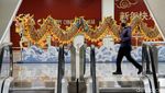 Ornamen Khas Imlek Hiasi Pusat Perbelanjaan di Depok