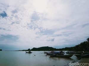 Melihat Cantiknya Pulau Nusakambangan dari Pangandaran, Bisa!