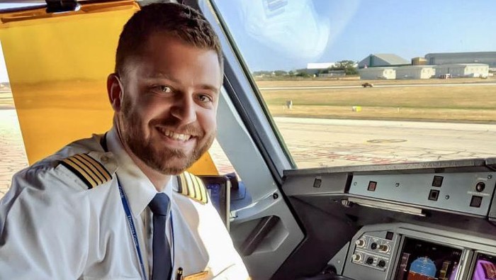 Joe Townshend, pilot Thomas Cook kena PHK