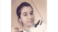 Cerita Ayesha bermula saat menjadi siswa pilot termuda yang mendapatkan lisensi pada usia 15 tahun. Ia lalu menjalani pelatihan untuk menerbangkan jet MIG-29 di pangkalan udara Sokol Rusia pada umur berikutnya.