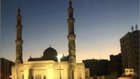 Dari unggahan Ayesha Aziz di Instagram, diketahui bahwa pilot wanita muslim ini terbilang taat terhadap ajaran agama Islam.