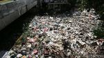 Potret Kali Alam Bekasi yang Penuh Sampah