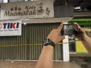 Potret Pasar Muamalah di Depok Digaris Polisi