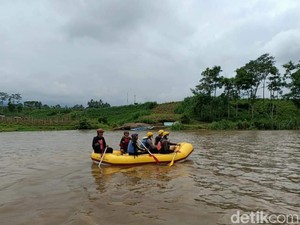 Pencarian Pasutri yang Hanyut di Kali Konto Belum Membuahkan Hasil