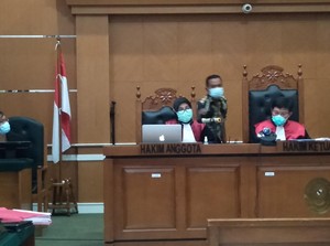 Hakim Tegur Pengacara Syahganda Nainggolan: Ini Bukan Warung Kopi!