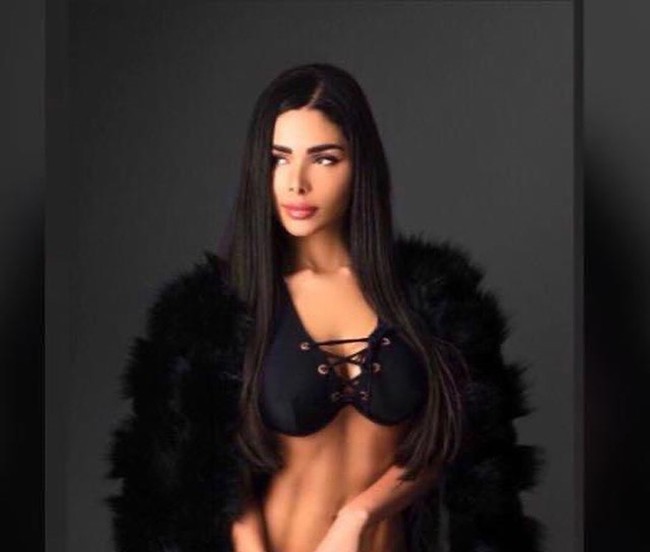 Aku tidak selalu diet ketat tapi selama lockdown aku benar-benar vegetarian untuk menjaga kesehatan mentalku stabil karena aku sangat sedih dengan pandemi dan semua yang terjadi di dunia, tutur Thalima. Foto: Instagram @thalima.silva