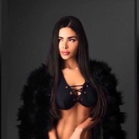 Aku tidak selalu diet ketat tapi selama lockdown aku benar-benar vegetarian untuk menjaga kesehatan mentalku stabil karena aku sangat sedih dengan pandemi dan semua yang terjadi di dunia, tutur Thalima. Foto: Instagram @thalima.silva