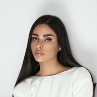 Thalima Silva adalah model asal Brazil yang dikenal punya tubuh bak boneka. Memiliki pinggang yang ramping, banyak orang mengira penampilannya adalah hasil operasi. Namun Thalima meyakinkan jika ia hanya mengandalkan gaya hidup sehat dan gen yang bagus. Foto: Instagram @thalima.silva