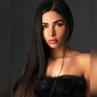 Beberapa waktu lalu Thalima bicara soal tubuhnya yang dituding adalah hasil operasi potong tulang iga. Wanita 20 tahun yang sering berpose dengan bikini dan lingerie itu memang punya pinggang cukup kecil yakni sekitar 56 cm. Foto: Instagram @thalima.silva