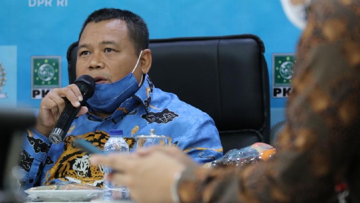 Wakil Ketua Komisi XI DPR Fathan Subchi