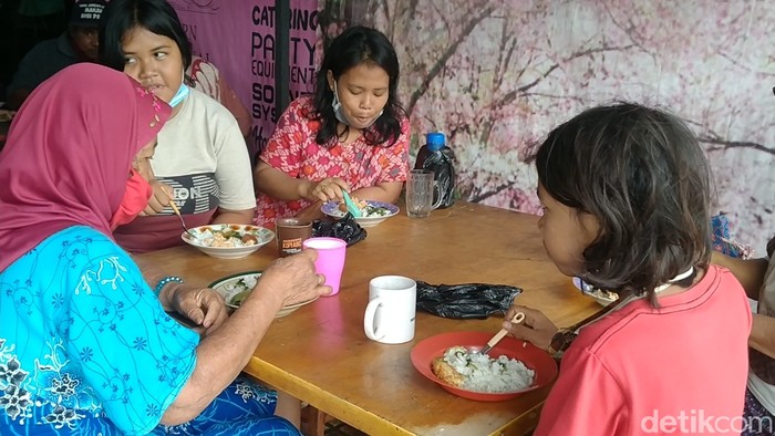 warung makan gratis di pekalongan