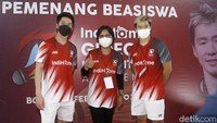 PT Telkom Indonesia (Persero) Tbk (Telkom) terus berupaya memberikan kontribusi terbaik untuk Negeri. Meski dihadapkan dengan situasi pandemi COVID-19, Telkom melalui layanan fixed broadband unggulannya IndiHome mendukung agar masyarakat tetap semangat dan produktif melakukan kegiatan belajar dan bekerja dari rumah. Kali ini, Telkom mendukung perkembangan olahraga bulutangkis Indonesia agar maju terus bersama IndiHome.