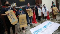 Aksi di depan Kedubes Myanmar berlangsung kondusif.