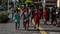 Wakil Gubernur DKI Jakarta Ahmad Riza Patria menuturkan kebijakan lockdown akhir pekan bakal diputuskan setelah masa pemberlakuan pembatasan kegiatan masyarakat (PPKM) berakhir pada 8 Februari 2021.