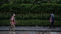 Anies mengatakan wacana tersebut merupakan berita yang berkembang di media dan masyarakat. Dia kembali menegaskan Pemprov DKI tak akan menerapkan kebijakan lockdown akhir pekan. Menurutnya, Jakarta saat ini masih menerapkan kebijakan PSBB. Hal itu sesuai arahan pemerintah pusat dengan kebijakan PPKM.