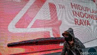 Awalnya usulan Jakarta Lockdown Akhir Pekan tersebut disampaikan oleh anggota dewan karena menilai PPKM DKI Jakarta tidak efektif menahan laju kasus COVID-19 di Jakarta khususnya kasus di Indonesia yang telah menyentuh angka 1 juta kasus COVID-19.