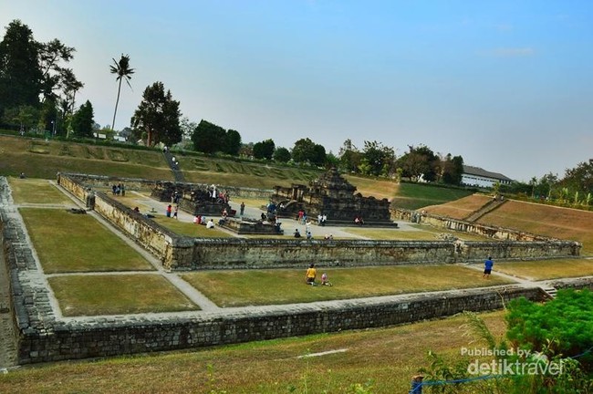 3 Candi Indah di Dekat Bandara Yogyakarta
