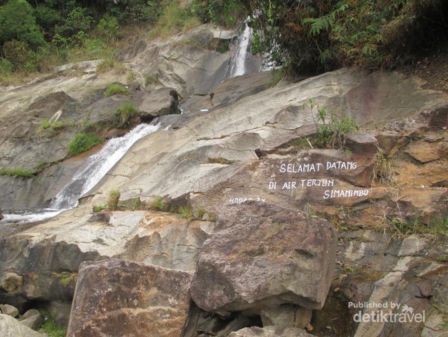 Ada Air Terjun Empat Tingkat di Dekat Bendungan Sigura-gura