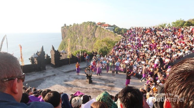 Ada Kisah Romantis di Balik Lenggokan Tari Kecak