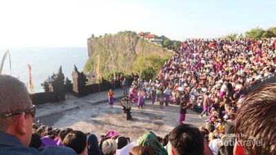 Ada Kisah Romantis di Balik Lenggokan Tari Kecak