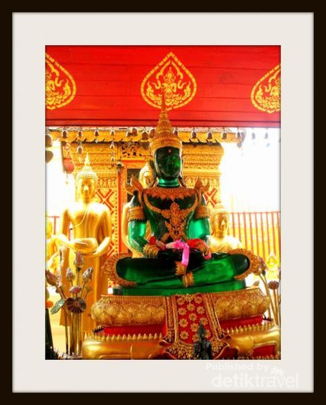 Ada Patung Buddha dari Giok di Thailand