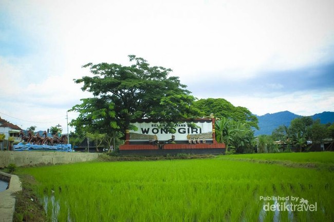 Ada Tugu Nyi Roro Kidul di Wonogiri