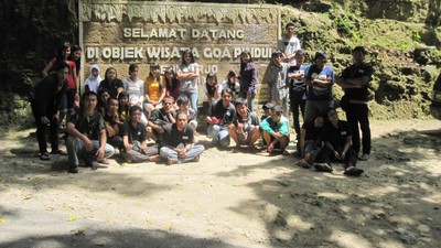 Adu Tangkas Saat Outbond di Gua Pindul