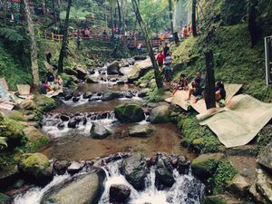 Air Terjun Jumog Pas untuk Basah-basahan atau Bersantai