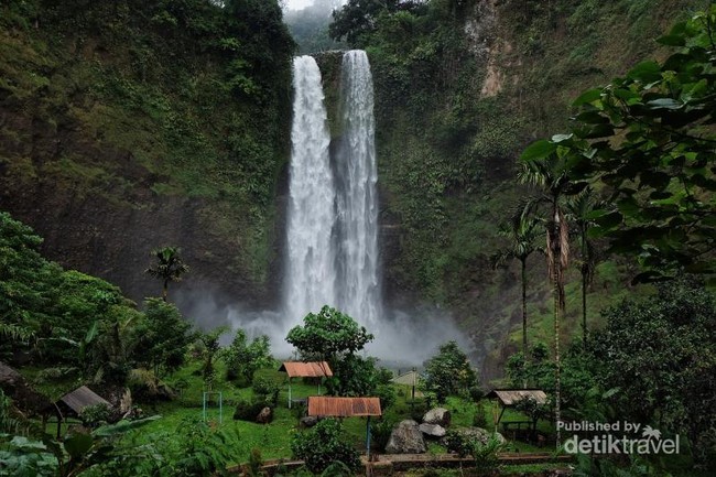 Air Terjun Sanghyang Taraje Seindah Ini!
