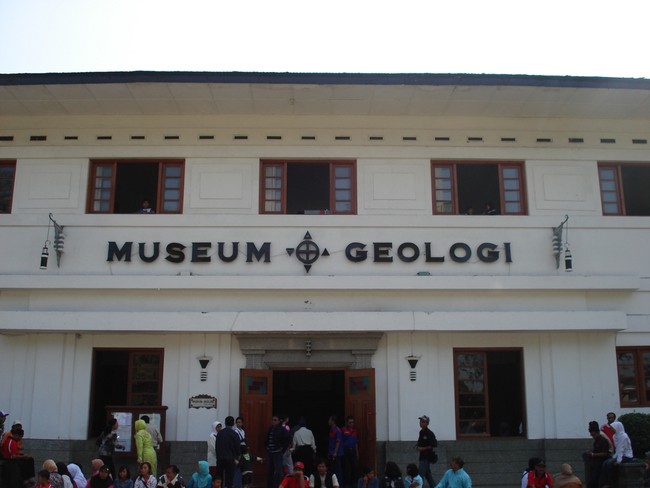 Akhir Pekan Asyik ke 5 Museum di Bandung
