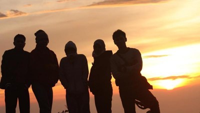 Akhir Pekan di Dieng, Nikmati Sunset di Gunung Prau