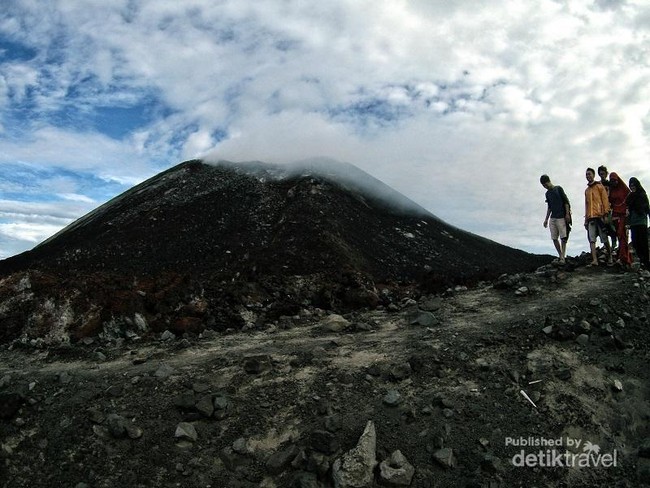 Akhir Pekan Ini Ayo Mendaki Gunung Anak Krakatau