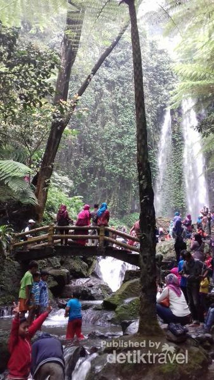 Akhir Pekan Seru ke Air Terjun di Kaki Gunung Lawu