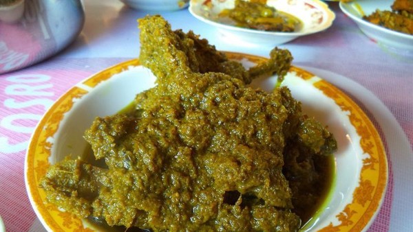 Aneka Kuliner Maknyus di Ngarai Sianok, Bukittinggi