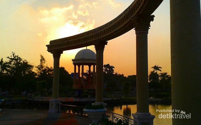 Aneka Monumen Dunia, Ternyata Ada di Surabaya